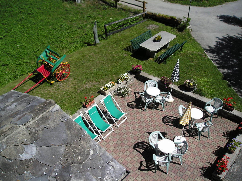 Mont Gele Hotel Ollomont Екстериор снимка