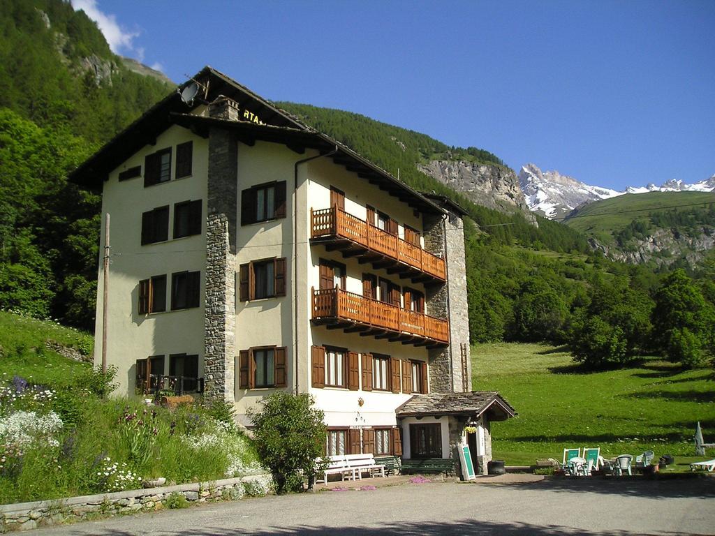 Mont Gele Hotel Ollomont Екстериор снимка