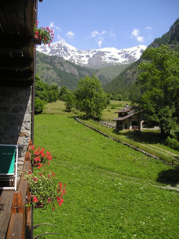 Mont Gele Hotel Ollomont Екстериор снимка