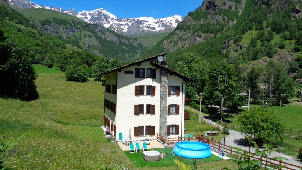 Mont Gele Hotel Ollomont Екстериор снимка