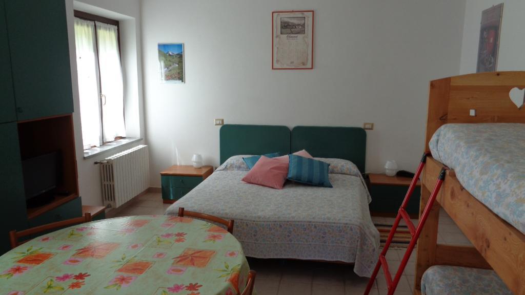 Mont Gele Hotel Ollomont Екстериор снимка