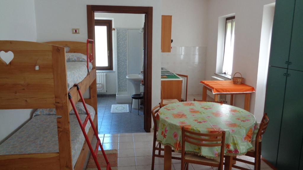 Mont Gele Hotel Ollomont Екстериор снимка