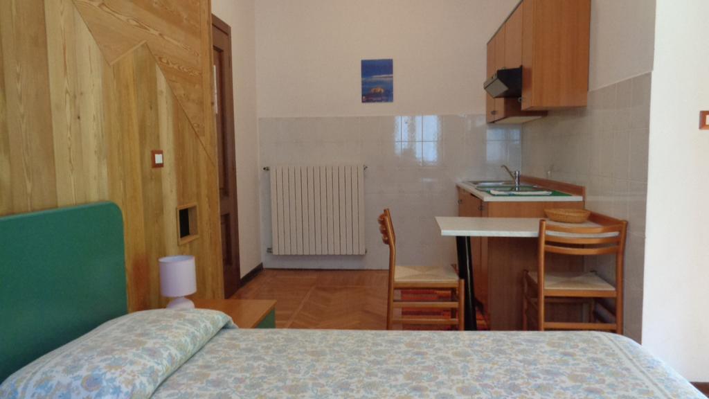 Mont Gele Hotel Ollomont Екстериор снимка